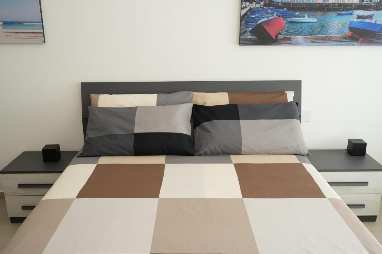 Homega - City Center New Apartment Бари Екстериор снимка